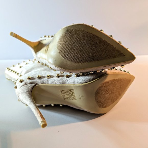 Top Show Cream Color Vegan Suede Pointy Toe Gold Studded Ankle Boots - Picture 12 of 13